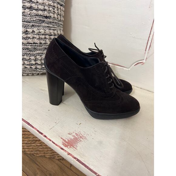 Tod’s size 40 US 10 brown suede lace up high heel shoes booties